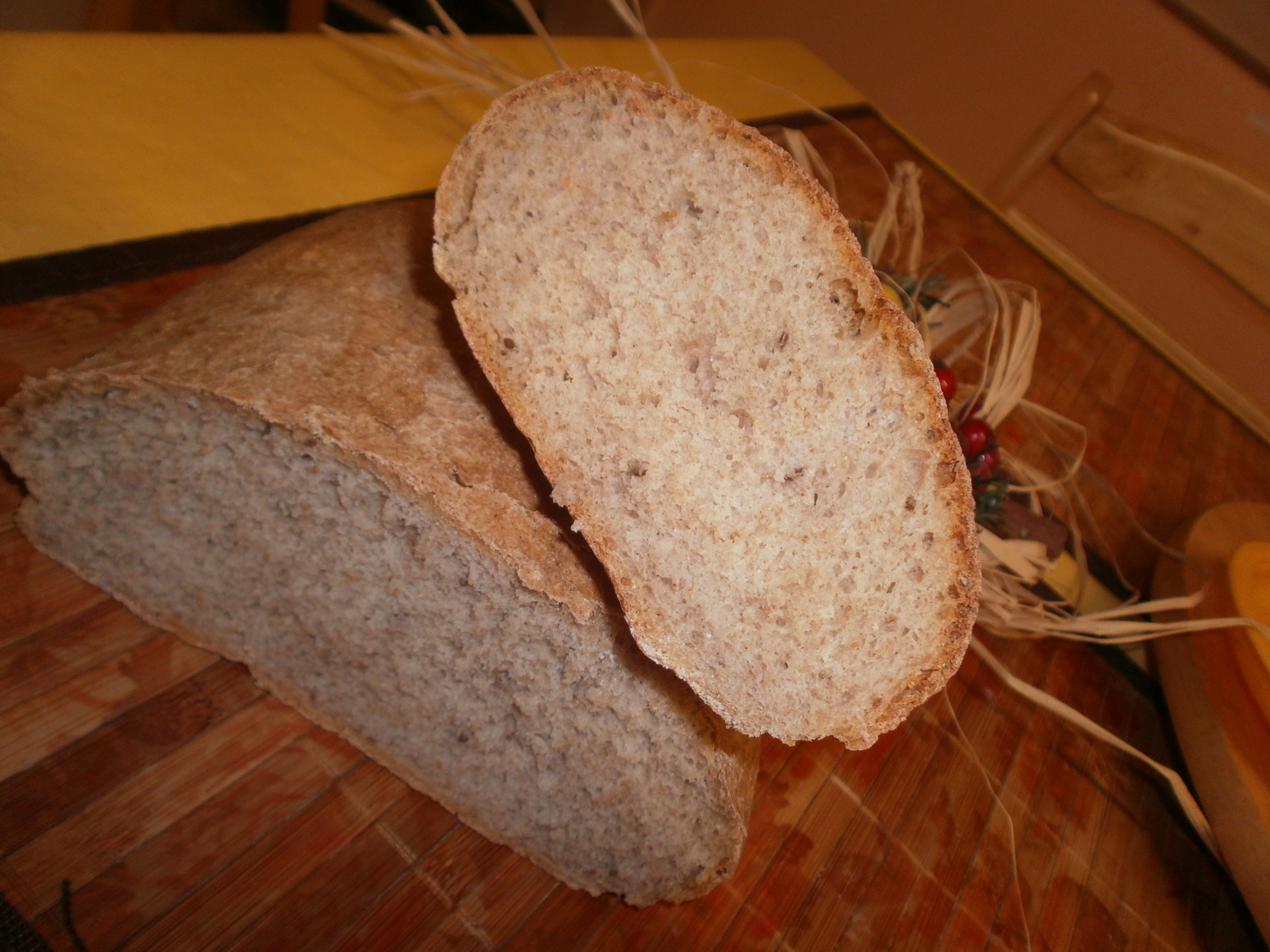 Kváskový špaldovožitný chléb
